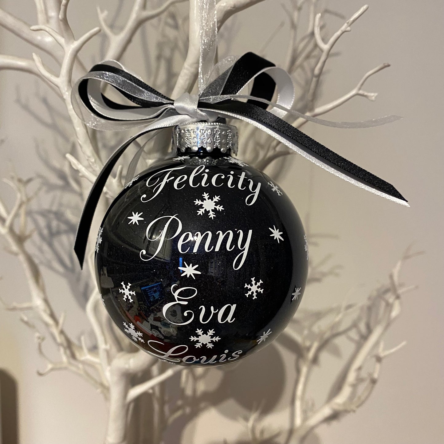 Family List Bauble