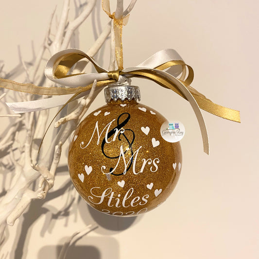 Mr & Mrs Bauble