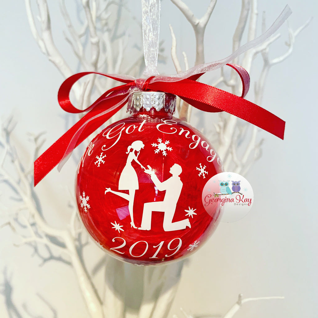 Engagement Bauble (Feather)