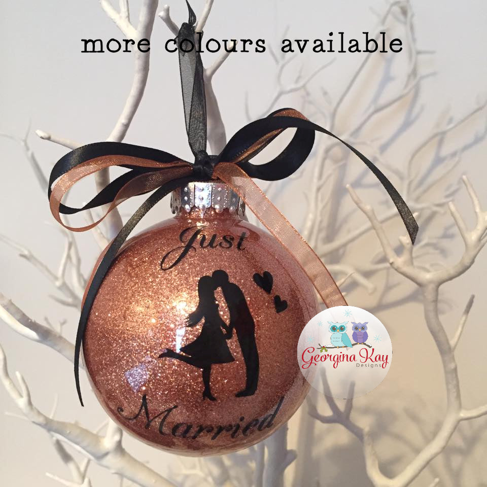 Just Married (Kiss) Bauble