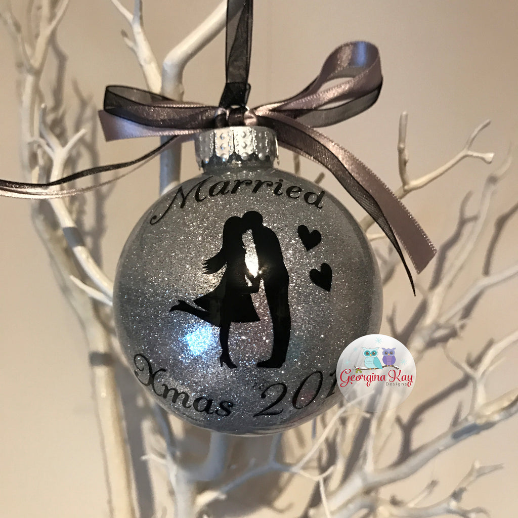 Just Married (Kiss) Bauble