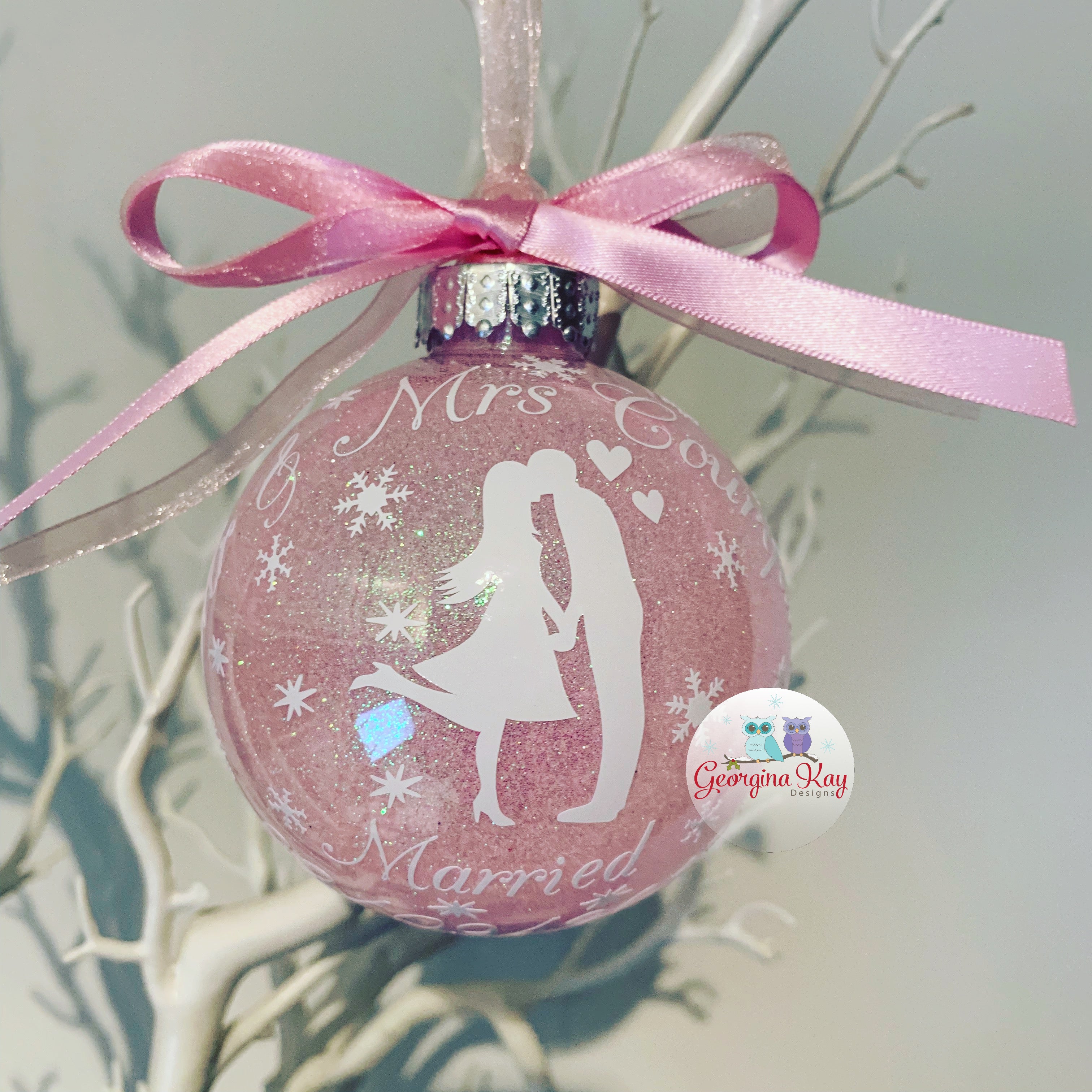 Just Married (Kiss) Bauble